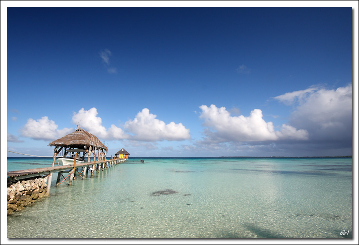 40D11534 cs cadre2.jpg - Fakarava - ponton de la pension Havaiki